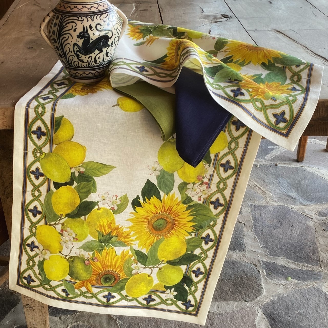 Table Runner Etruscan Garden- La Bottega di Casa