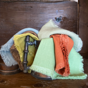Linen napkin with fringes