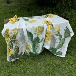 linen tablecloth with refined prickly pears motifs