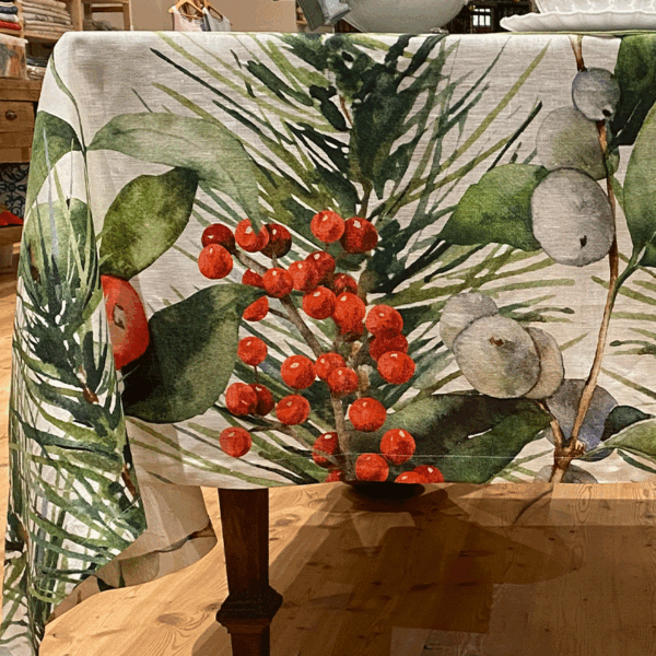 Tablecloth with leaves and red berries design