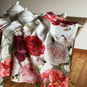linen tablecloth with red roses designs