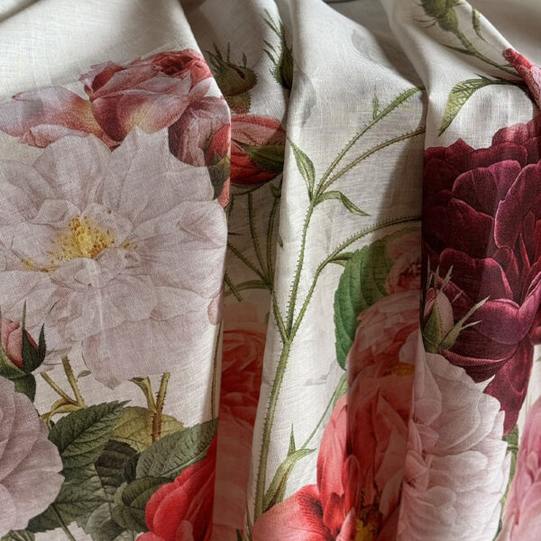 linen tablecloth with red roses designs
