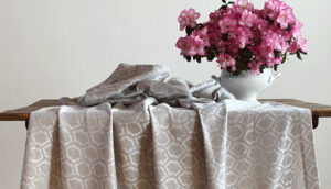 Linen tablecloths: tips on how to get the most out of them
