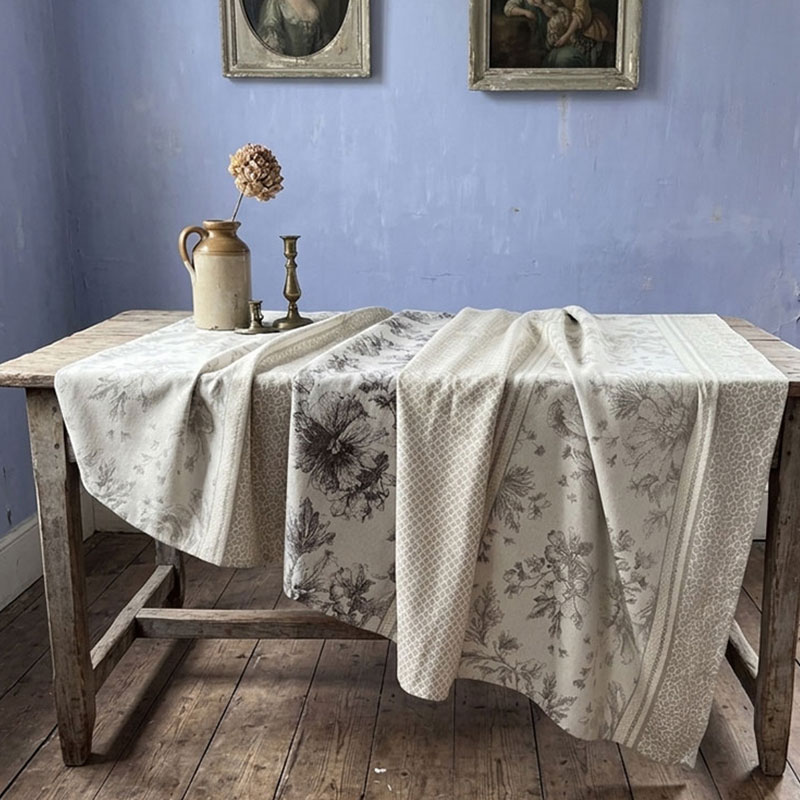 Mistolino Viola - grigio e nero Tablecloth -LA-BOTTEGA-DI-CASA jacquard tablecloth